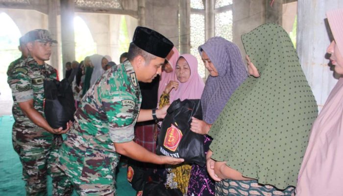 Dandim Aceh Selatan Salurkan 300 Paket Sembako untuk Masyarakat Jambo Keupok