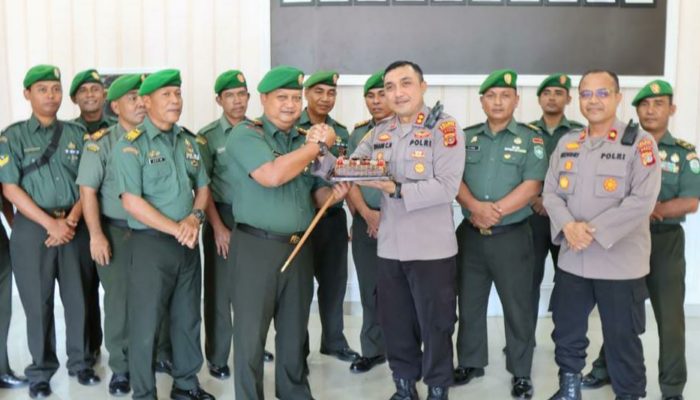 TNI di Abdya Geruduk Mapolres Beri Kejutan HUT ke-77 Bhayangkara