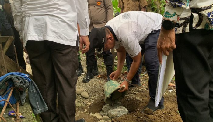 Pj Bupati Abdya Letakan Batu Pertama Bantuan Rumah Dhuafa CSR Bank Aceh