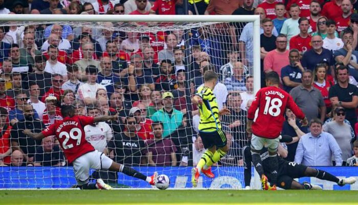 Liga Inggris: Arsenal Curi Kemenangan Dramatis di Old Trafford, Tekuk MU 1-0