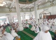 Jemaah Calon Haji Kecamatan Susoh Abdya Dilepas dengan Tradisi “Peusijuek”