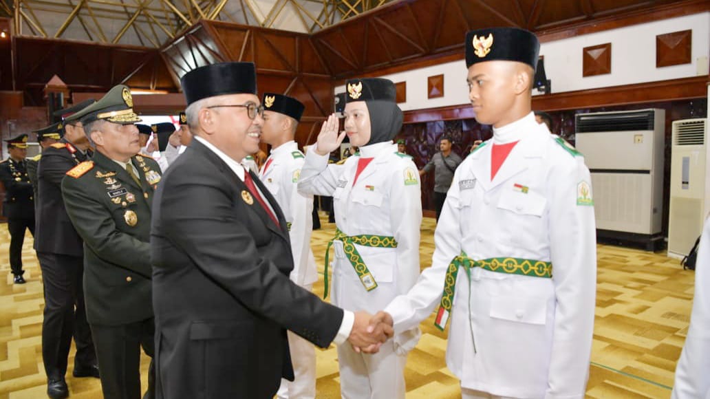 Pj Gubernur Aceh Kukuhkan Paskibraka HUT ke-79 RI