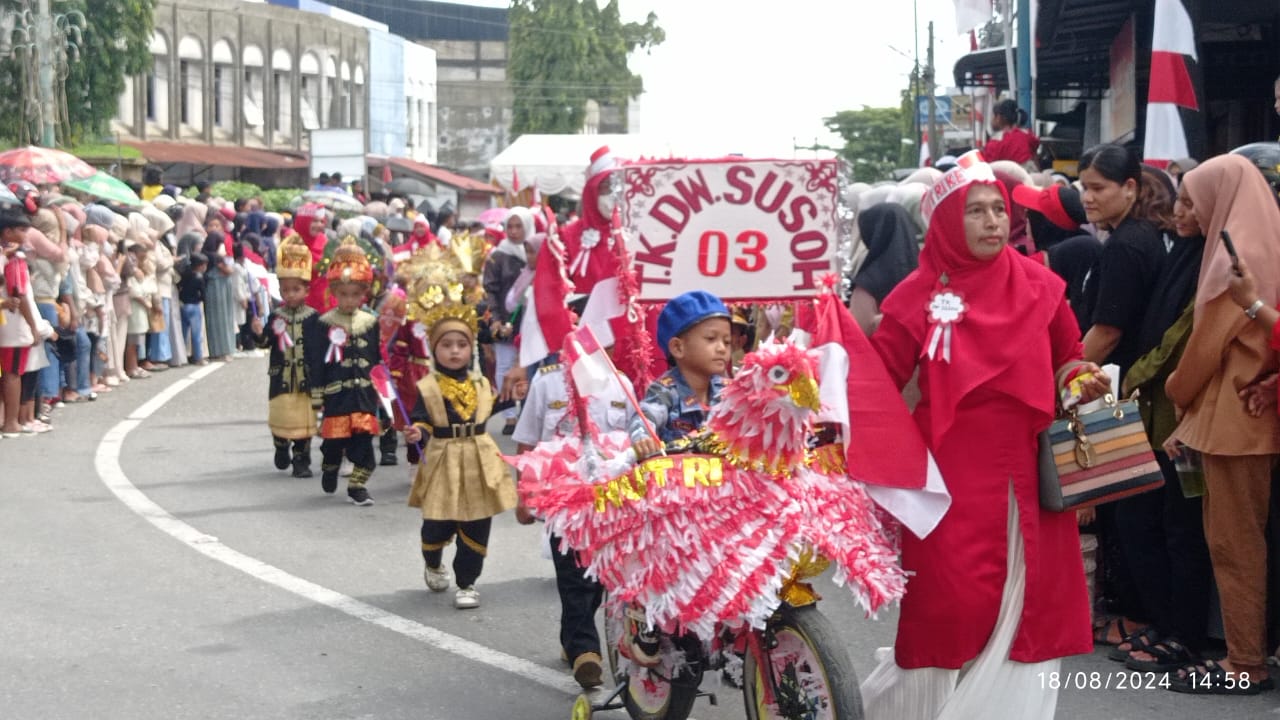 39 Sekolah Meriahkan Pawai Karnaval HUT RI ke-79 di Abdya