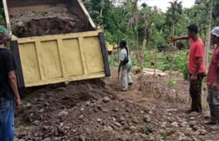 Anggota DPRK Aceh Besar dari PKB Bangun Pengerasan Jalan Usaha Tani di Lamtamot