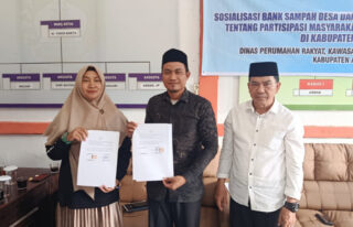 Gampong Kepala Bandar Teken MoU Pengelolaan Sampah dengan Dinas Perkim-LH Abdya