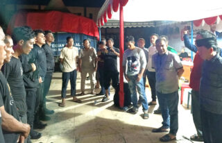 Plt Sekda Abdya Lepas Dua Truk Bantuan Logistik untuk Korban Banjir di Aceh Tenggara dan Langsa